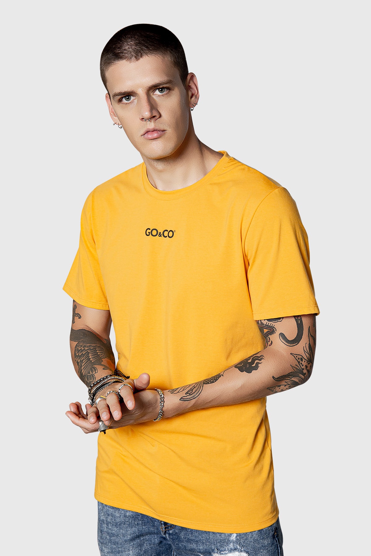 Camiseta GO&CO estampado mostaza
